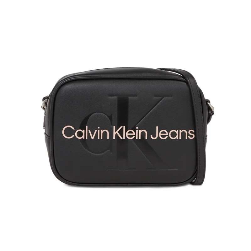 Calvin Klein Accessori Sculpted Camera Bag18 Mono Black With Rose Nero Scritta Rosa - Giuiglar